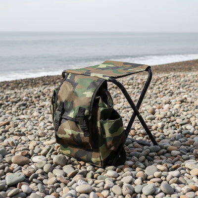 chaise pliante camping sur une plage de gaelt