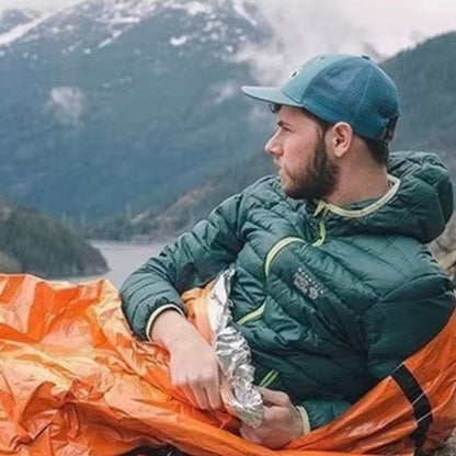 couverture-de-survie-camping-montagne-et-plein-air-alpes