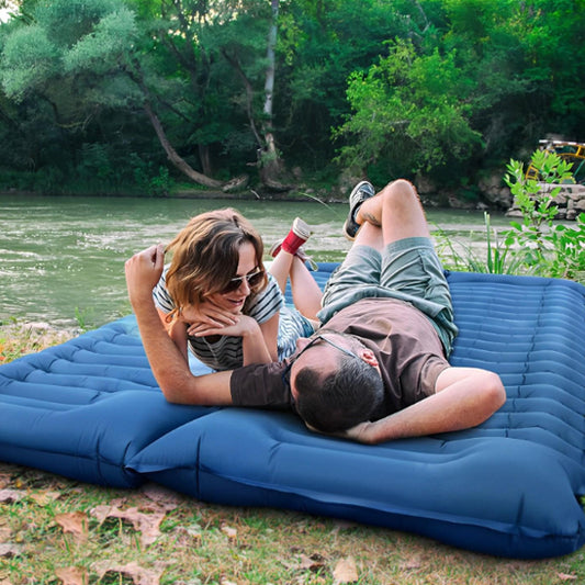 matelas-gonflable-2-personnes-camping-exterieur
